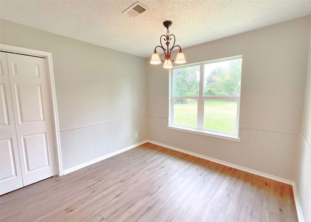522 Irene Drive, Highlands, TX 77562