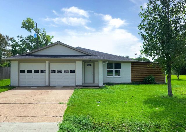 522 Irene Drive, Highlands, TX 77562