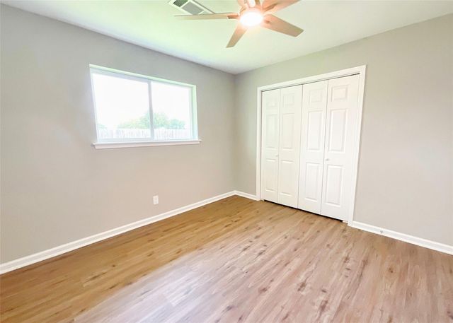 522 Irene Drive, Highlands, TX 77562