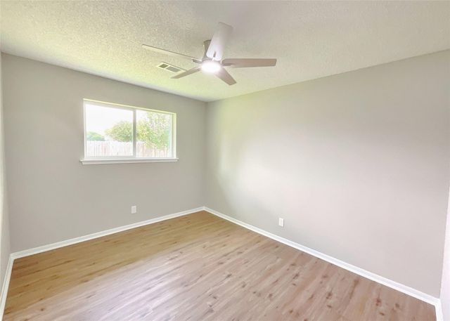 522 Irene Drive, Highlands, TX 77562