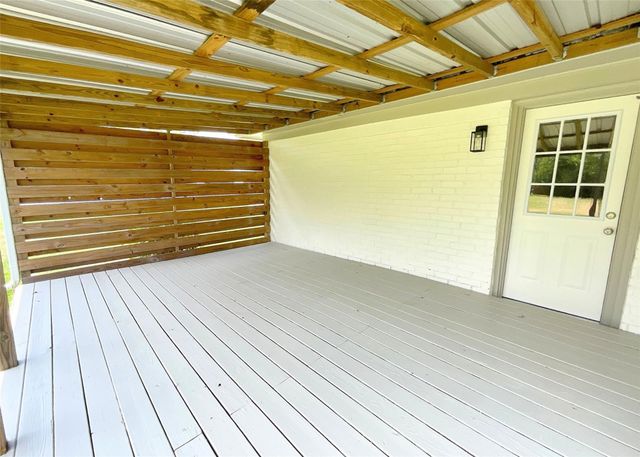 522 Irene Drive, Highlands, TX 77562
