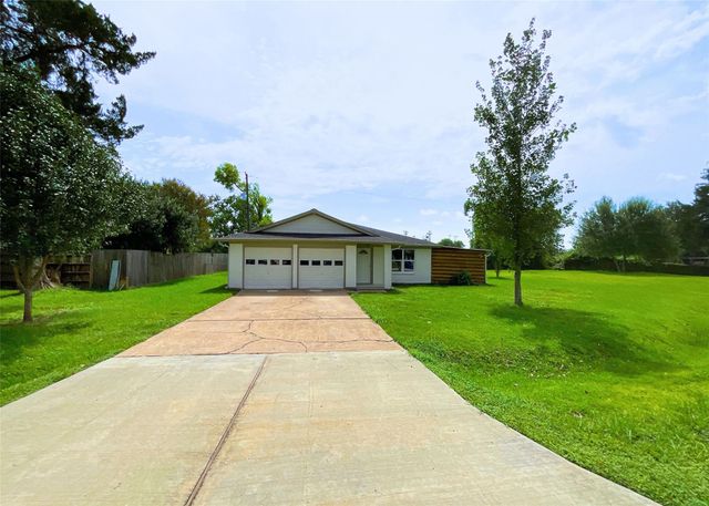 522 Irene Drive, Highlands, TX 77562