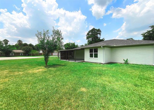 522 Irene Drive, Highlands, TX 77562
