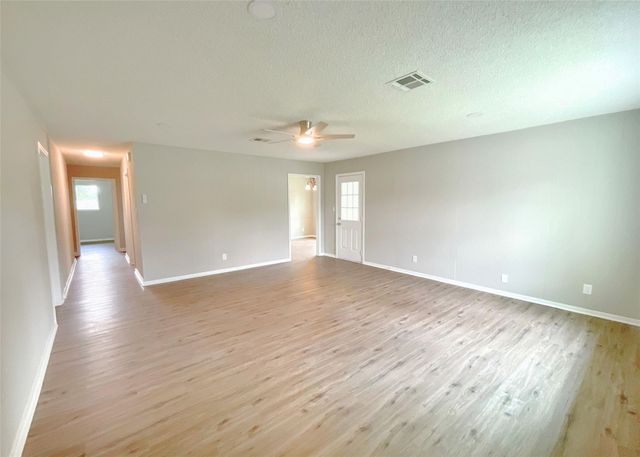 522 Irene Drive, Highlands, TX 77562