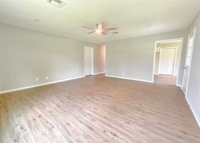 522 Irene Drive, Highlands, TX 77562