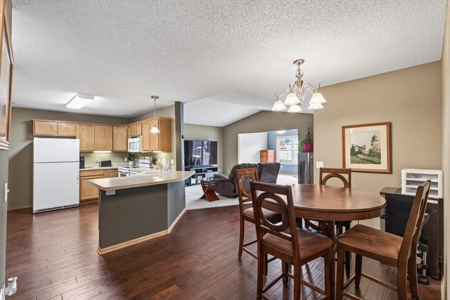 830 Roundhouse Street, Shakopee, MN 55379