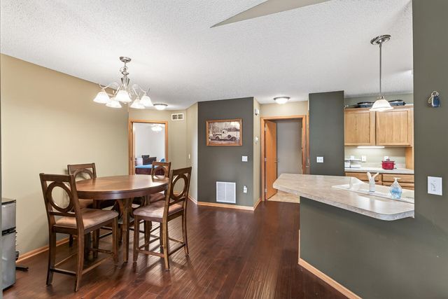 830 Roundhouse Street, Shakopee, MN 55379