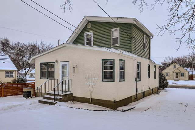 900 7th Ave S, South Saint Paul, MN 55075