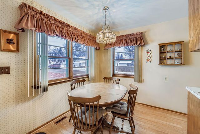 900 7th Ave S, South Saint Paul, MN 55075