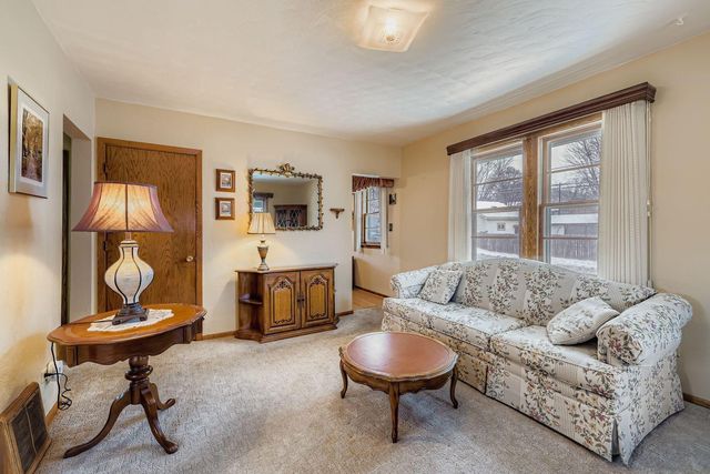 900 7th Ave S, South Saint Paul, MN 55075