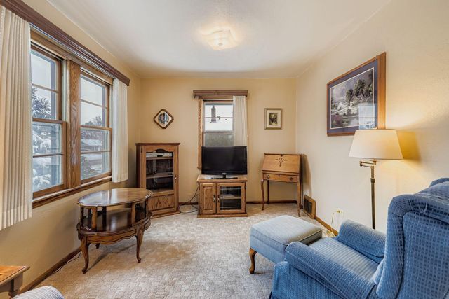 900 7th Ave S, South Saint Paul, MN 55075