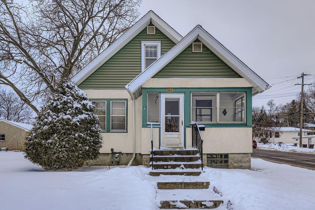 900 7th Ave S, South Saint Paul, MN 55075