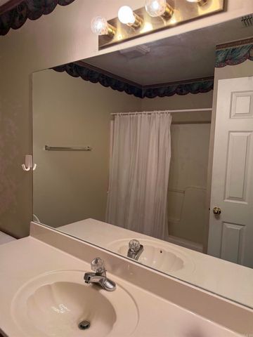 3202 Red Oak, Paragould, AR 72450