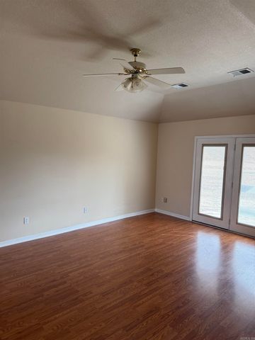 3202 Red Oak, Paragould, AR 72450