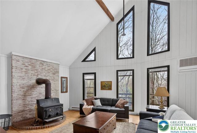 149 Regent Street, Lehman Twp, PA 18324