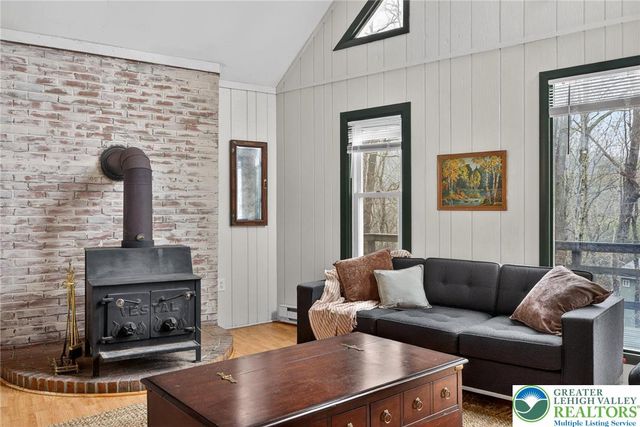 149 Regent Street, Lehman Twp, PA 18324