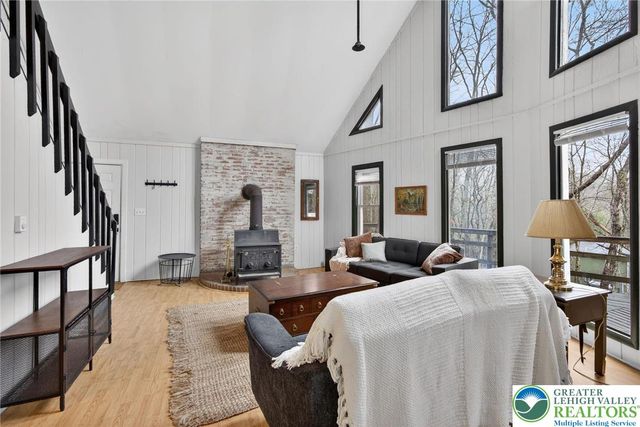 149 Regent Street, Lehman Twp, PA 18324