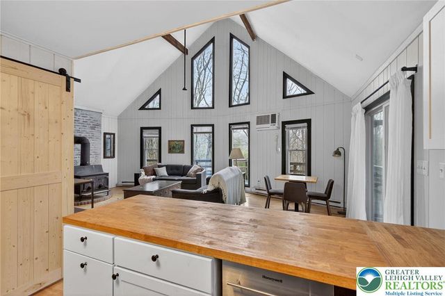 149 Regent Street, Lehman Twp, PA 18324