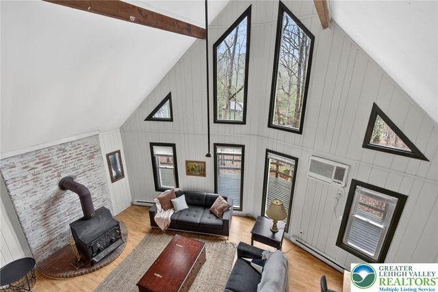 149 Regent Street, Lehman Twp, PA 18324