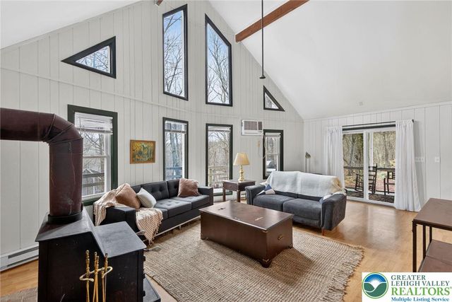 149 Regent Street, Lehman Twp, PA 18324