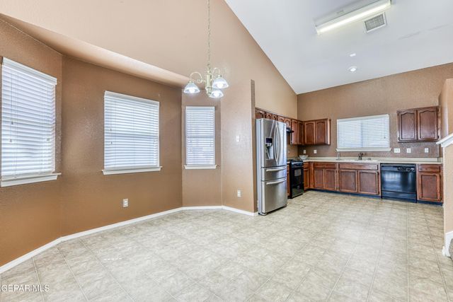 1421 FITO HERNANDEZ Street, El Paso, TX 79928