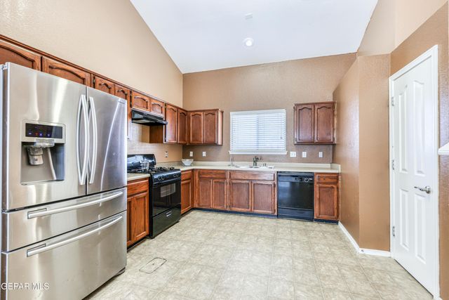 1421 FITO HERNANDEZ Street, El Paso, TX 79928
