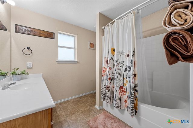 4912 Stonehaven Drive, Temple, TX 76502
