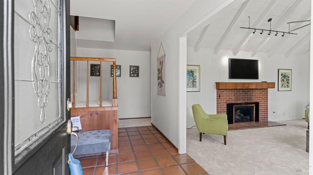 8099 Yule Tree Ln, Sebastopol, CA 95472