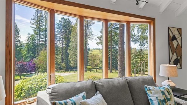 8099 Yule Tree Ln, Sebastopol, CA 95472