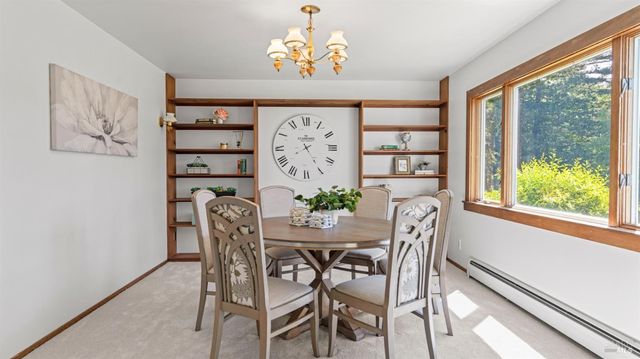 8099 Yule Tree Ln, Sebastopol, CA 95472