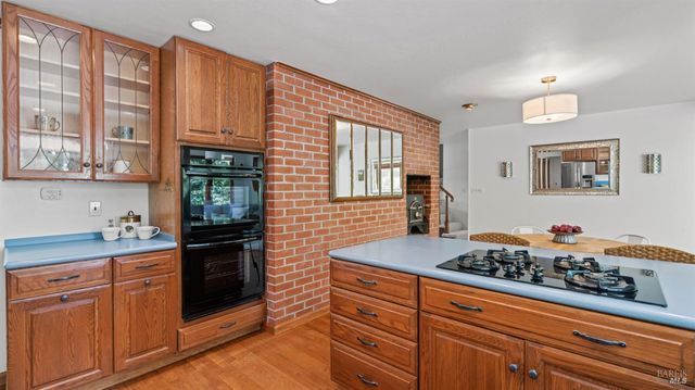 8099 Yule Tree Ln, Sebastopol, CA 95472