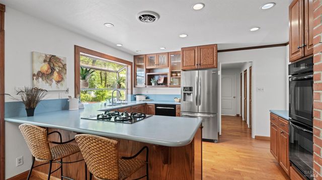 8099 Yule Tree Ln, Sebastopol, CA 95472