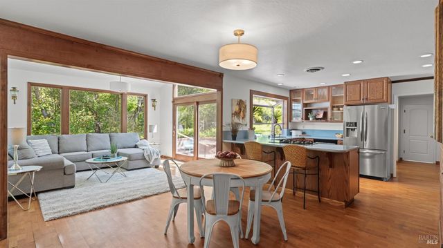 8099 Yule Tree Ln, Sebastopol, CA 95472