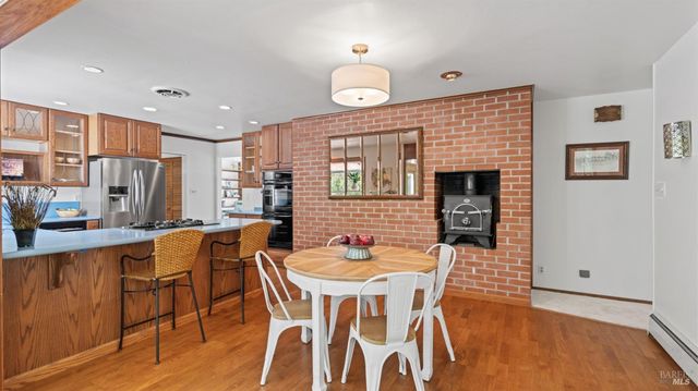 8099 Yule Tree Ln, Sebastopol, CA 95472