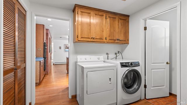 8099 Yule Tree Ln, Sebastopol, CA 95472