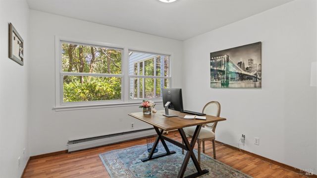 8099 Yule Tree Ln, Sebastopol, CA 95472