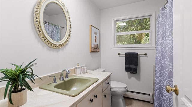 8099 Yule Tree Ln, Sebastopol, CA 95472