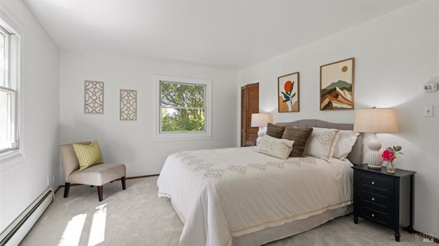 8099 Yule Tree Ln, Sebastopol, CA 95472