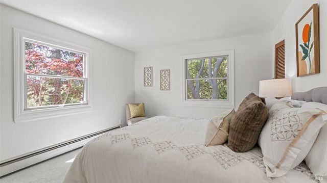 8099 Yule Tree Ln, Sebastopol, CA 95472