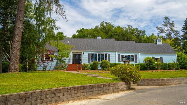 8099 Yule Tree Ln, Sebastopol, CA 95472