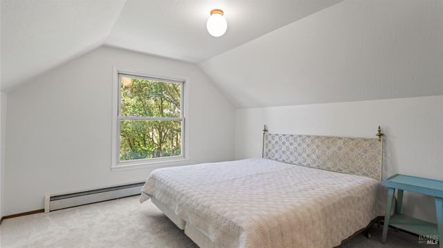 8099 Yule Tree Ln, Sebastopol, CA 95472