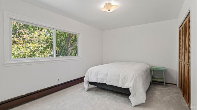 8099 Yule Tree Ln, Sebastopol, CA 95472