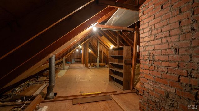 8099 Yule Tree Ln, Sebastopol, CA 95472