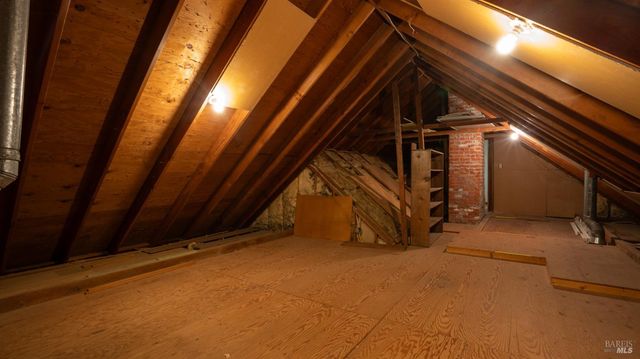 8099 Yule Tree Ln, Sebastopol, CA 95472