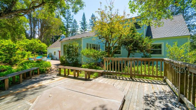 8099 Yule Tree Ln, Sebastopol, CA 95472