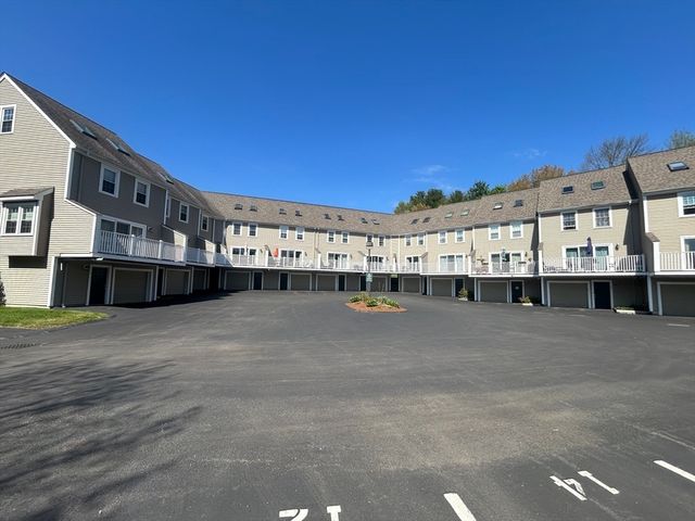 14 Hovey Pond Dr 14, Grafton, MA 01536