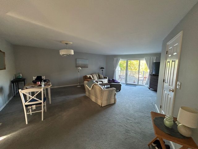 14 Hovey Pond Dr 14, Grafton, MA 01536
