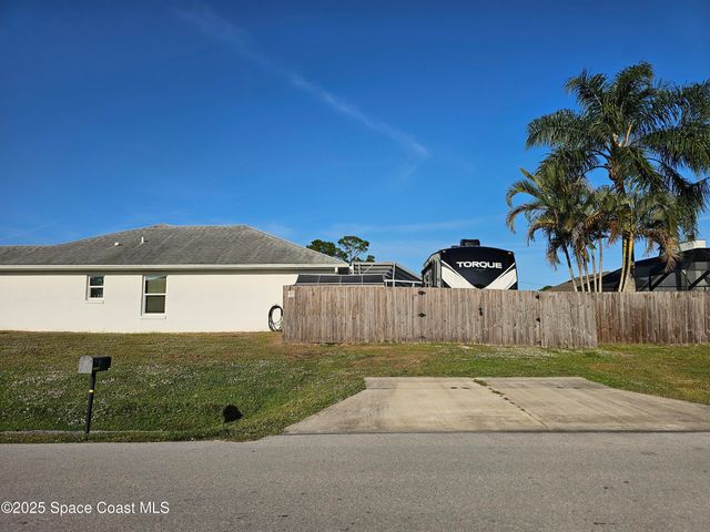 1201 Cheb Place NW, Palm Bay, FL 32907