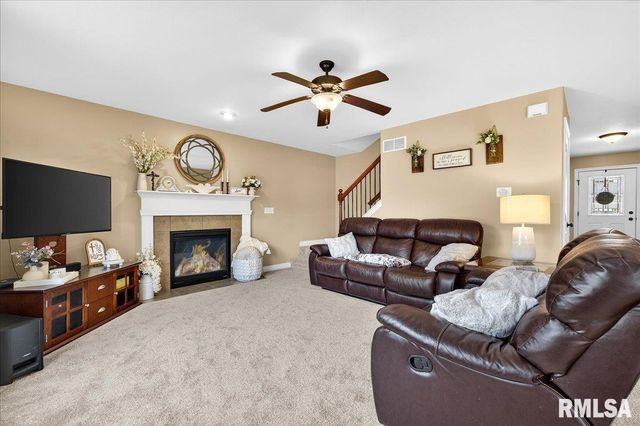 4012 W HEARTHWOOD Drive, Dunlap, IL 61525