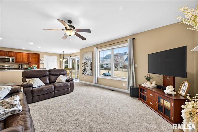 4012 W HEARTHWOOD Drive, Dunlap, IL 61525